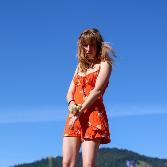 Meet your Posher, Cayla - Picture 6 of 6